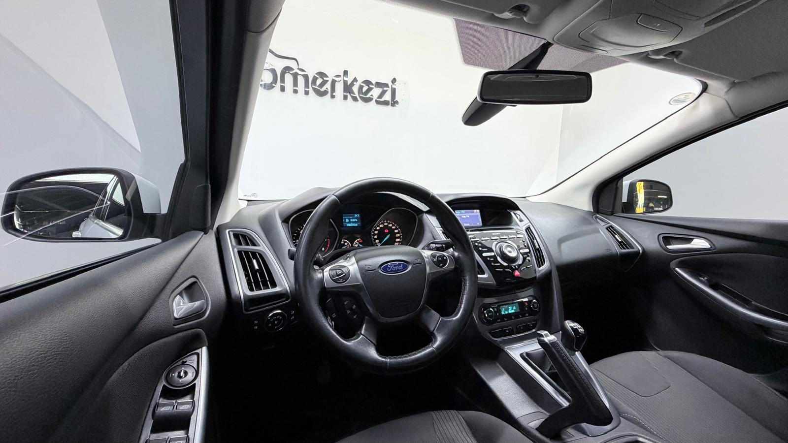 FORD FOCUS 12